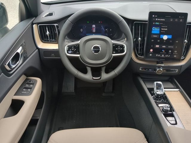 2026 Volvo XC60 Plus