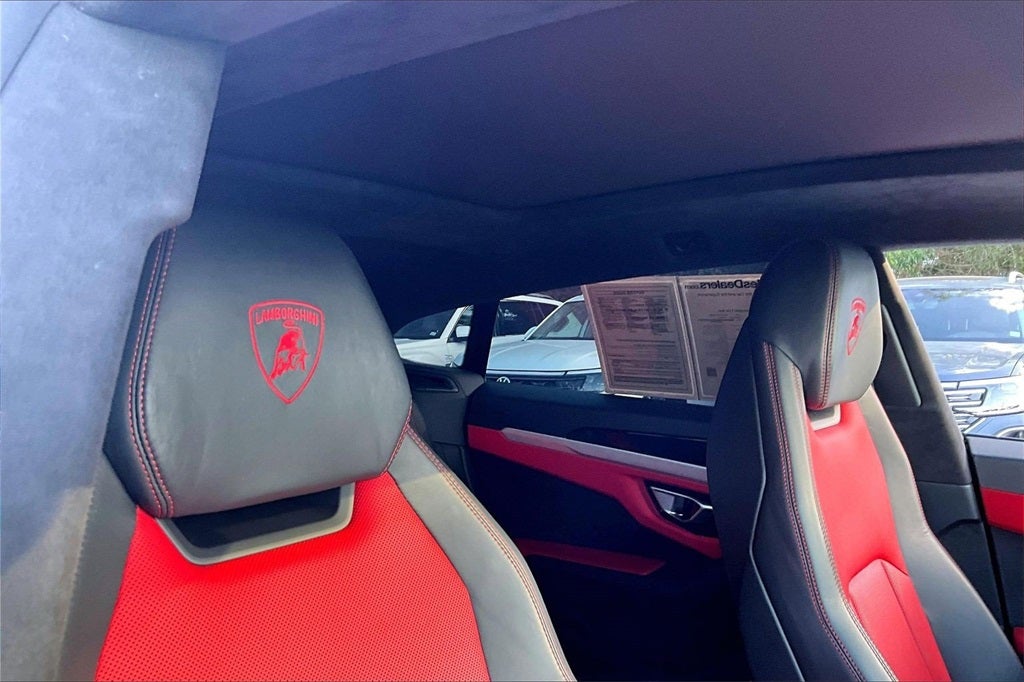 2020 Lamborghini Urus Base