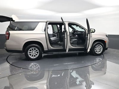 2024 Chevrolet Suburban LT
