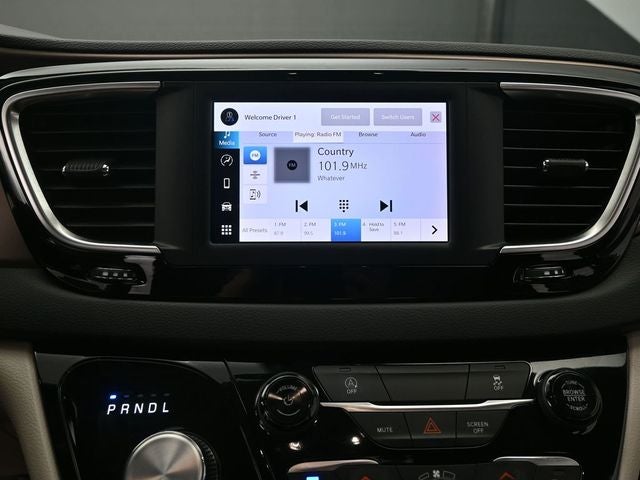 2023 Chrysler Voyager LX