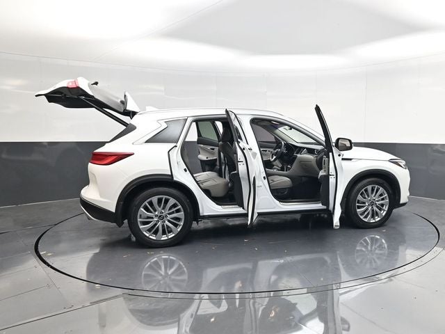 2023 INFINITI QX50 LUXE