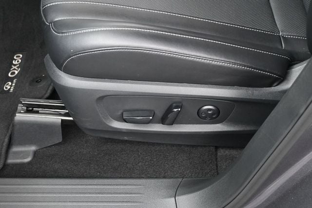 2025 INFINITI QX60 PURE