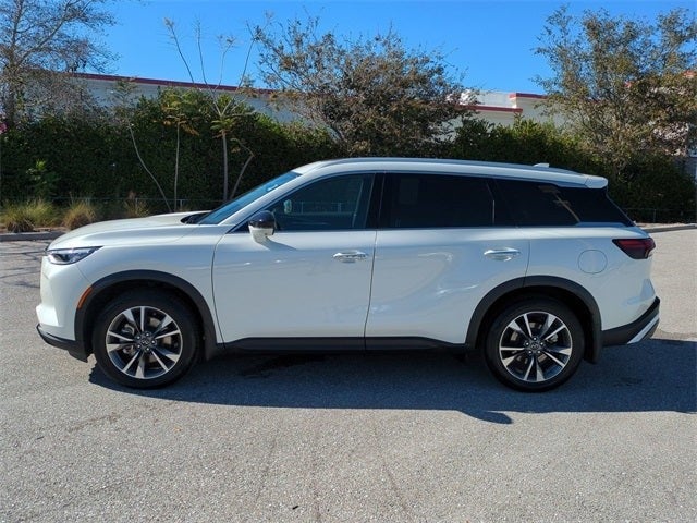 2025 INFINITI QX60 LUXE