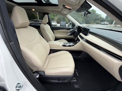 2025 INFINITI QX60 LUXE