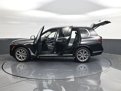 2025 BMW X7 xDrive40i