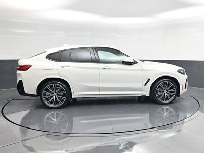 2025 BMW X4 xDrive30i