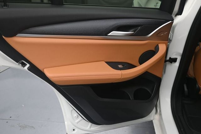 2025 BMW X4 xDrive30i