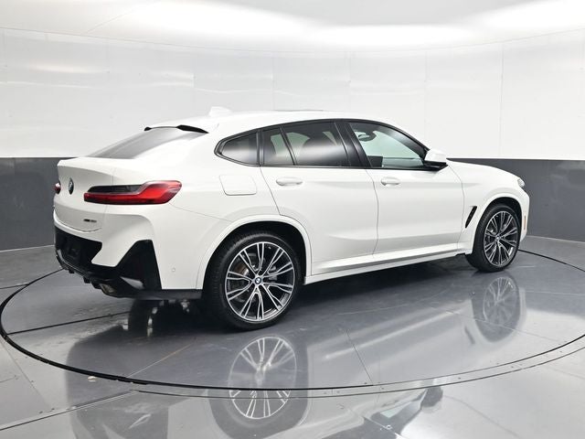 2025 BMW X4 xDrive30i