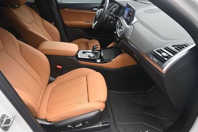 2025 BMW X4 xDrive30i
