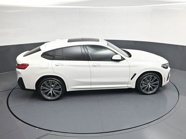 2025 BMW X4 xDrive30i