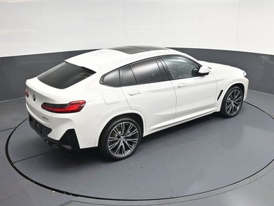 2025 BMW X4 xDrive30i
