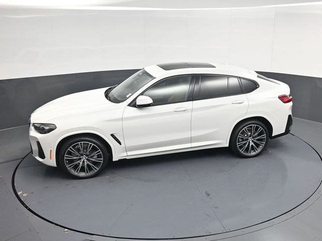 2025 BMW X4 xDrive30i