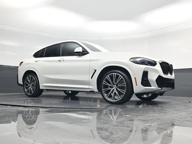 2025 BMW X4 xDrive30i