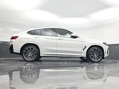 2025 BMW X4 xDrive30i