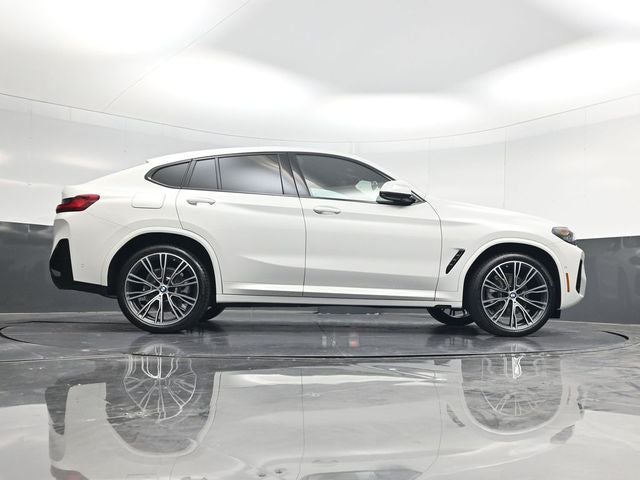 2025 BMW X4 xDrive30i