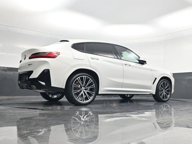 2025 BMW X4 xDrive30i