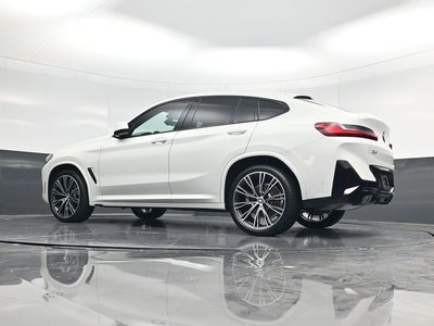 2025 BMW X4 xDrive30i