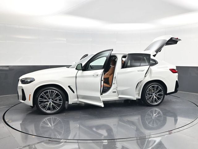 2025 BMW X4 xDrive30i