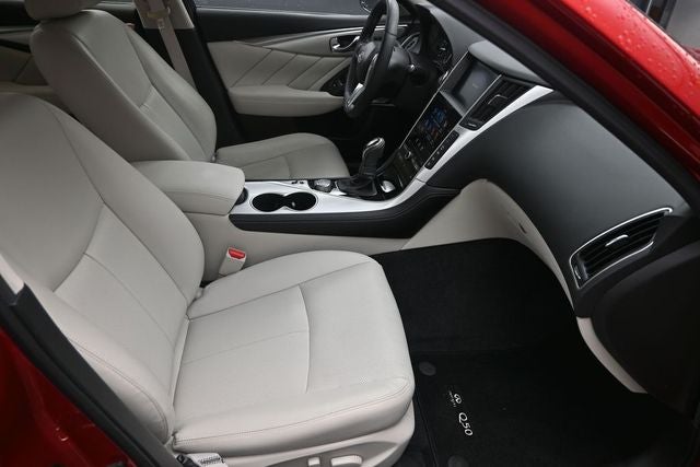 2023 INFINITI Q50 LUXE