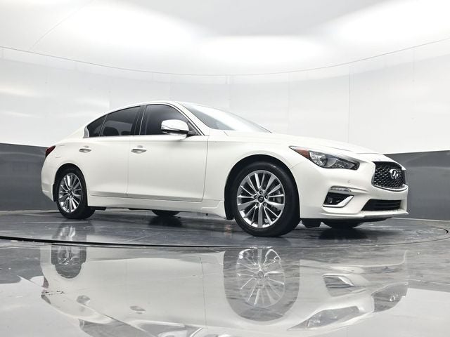 2023 INFINITI Q50 LUXE