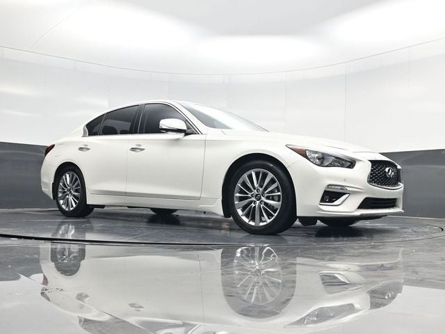 2023 INFINITI Q50 LUXE