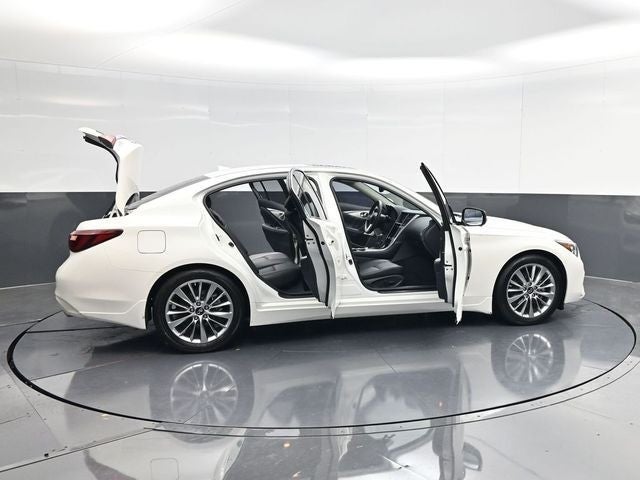 2023 INFINITI Q50 LUXE