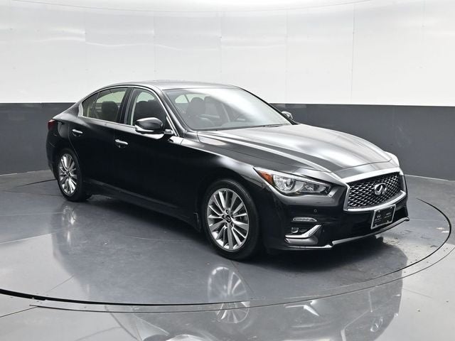 2023 INFINITI Q50 LUXE