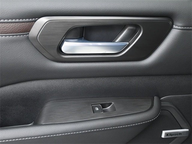 2025 Nissan Armada SL