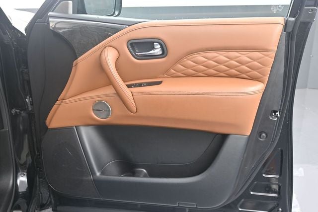 2023 INFINITI QX80 Premium Select