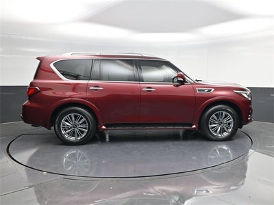 2022 INFINITI QX80 LUXE