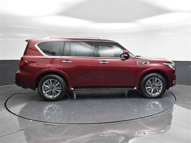 2022 INFINITI QX80 LUXE