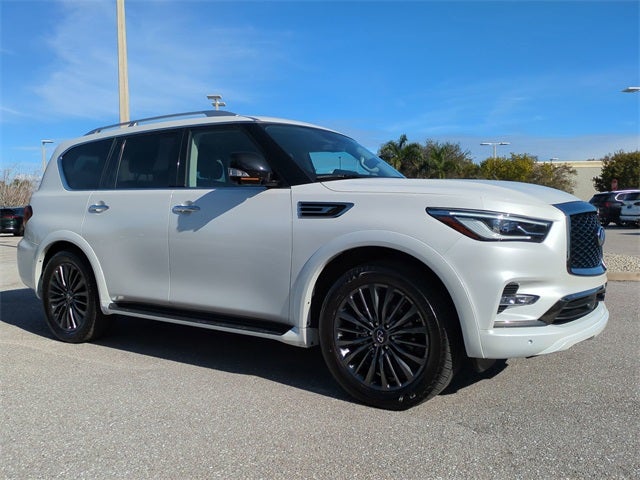 2022 INFINITI QX80 Premium Select