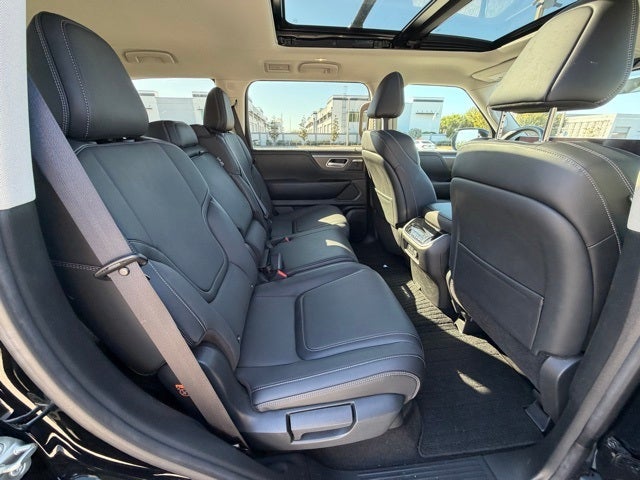 2025 INFINITI QX80 PURE