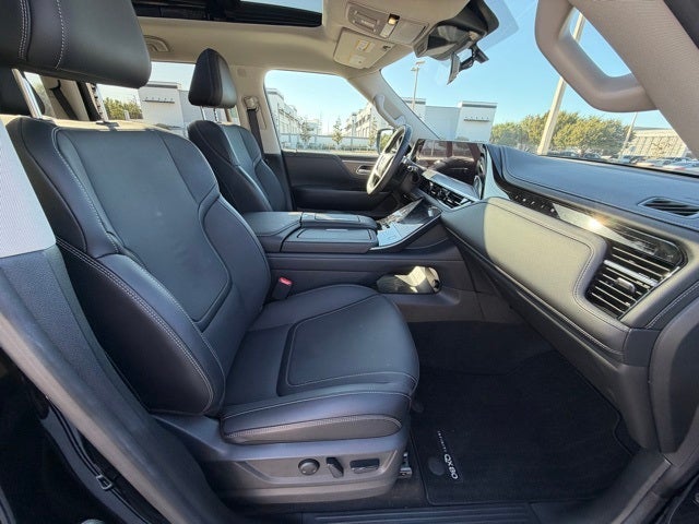 2025 INFINITI QX80 PURE