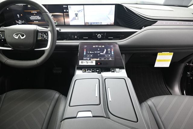 2026 INFINITI QX80 LUXE