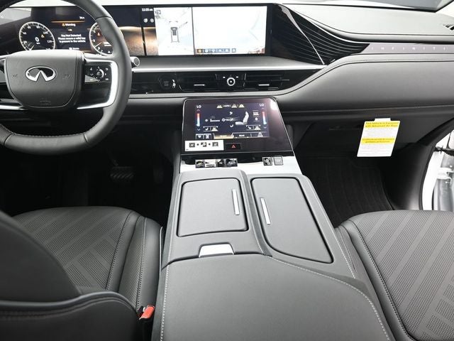 2026 INFINITI QX80 LUXE