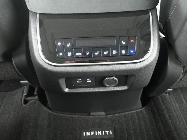 2026 INFINITI QX80 LUXE