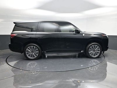 2026 INFINITI QX80 LUXE