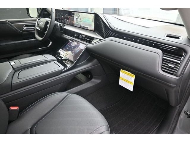 2026 INFINITI QX80 LUXE
