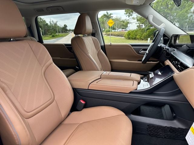 2026 INFINITI QX80 LUXE