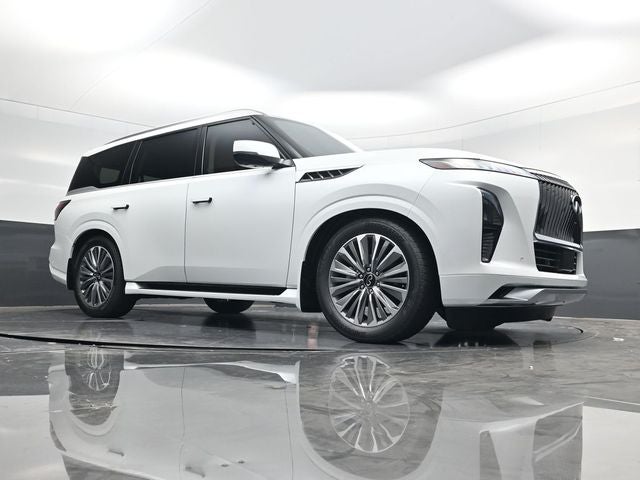 2026 INFINITI QX80 LUXE