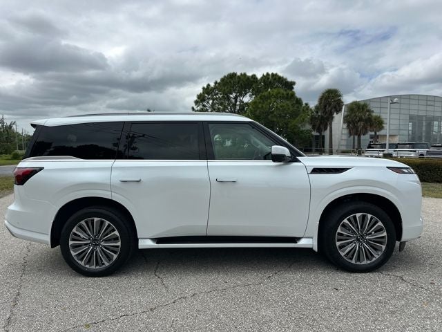 2026 INFINITI QX80 LUXE