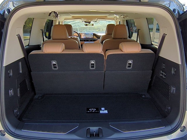 2026 INFINITI QX80 LUXE