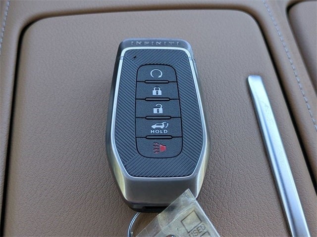 2026 INFINITI QX80 LUXE