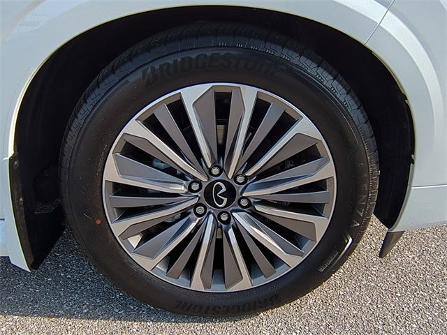 2026 INFINITI QX80 LUXE