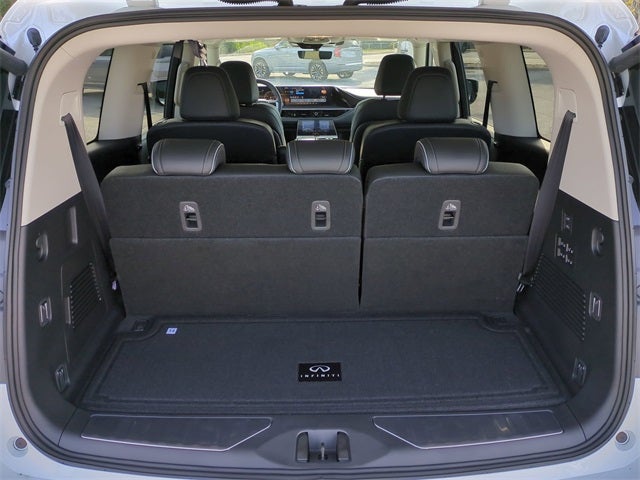 2026 INFINITI QX80 LUXE