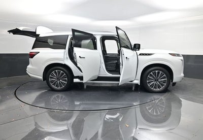 2026 INFINITI QX80 LUXE
