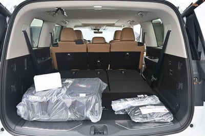 2026 INFINITI QX80 LUXE
