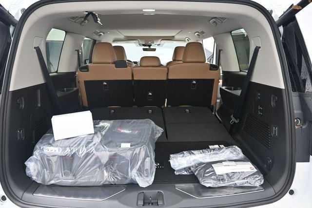 2026 INFINITI QX80 LUXE