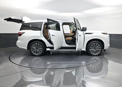 2026 INFINITI QX80 LUXE